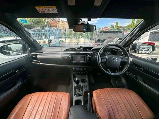 Toyota Hilux Double cabin Revo 2019 image 6