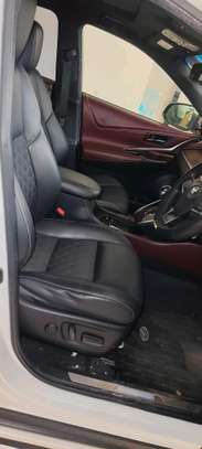 Toyota Harrier premium white 2017 2wd Sunroof image 9