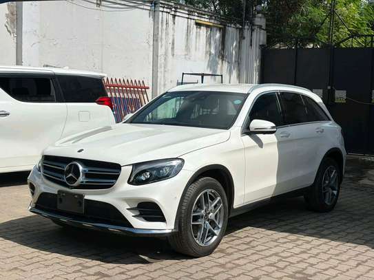 Mercedes Benz GLC250 2019 white image 2