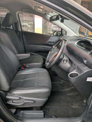 toyota sienta non hybrid image 4