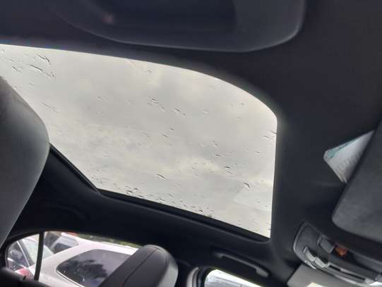 Mercedes A180 with sunroof image 2