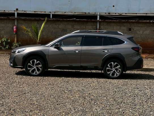 2022 Subaru outback image 7