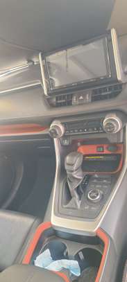 Toyota Rav4 2020 Black Sport image 11