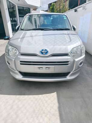 Toyota succeed, hybrid system, 2020 model,  txg package image 5