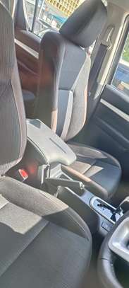 Toyota Hilux Double cabin Grey 2021 image 4