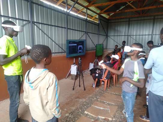 Racing simulators and virtual reality VR headsets for hire image 2