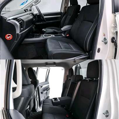 TOYOTA HILUX DOUBLE CAB 2019MODEL image 3