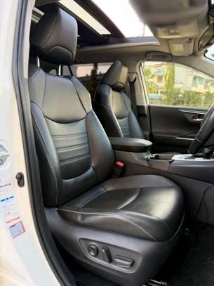 TOYOTA RAV4 2019MODEL SUNROOF TRD MODELLISTA image 7