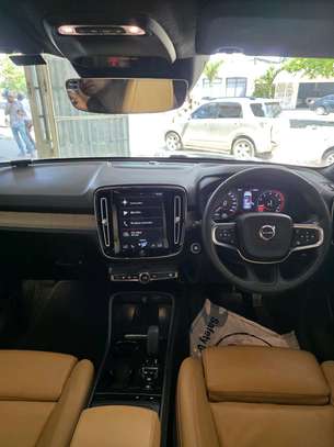 VOLVO XC40 T4  2018MODEL FULLY LOADED image 11