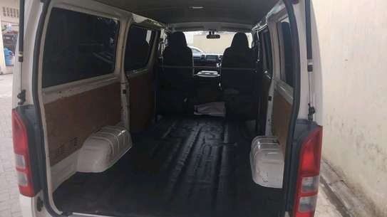 Toyota Hiace 2019 Petrol image 3