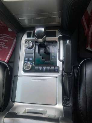 Toyota Land cruiser V8 Sahara Diesel 2018 image 11