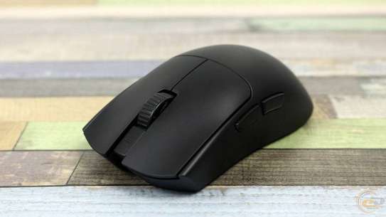 Razer Viper V3 HyperSpeed | Wireless Esports Gaming Mouse image 3