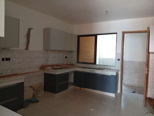 3 Bed Apartment with En Suite at Mt Kenya Road image 5