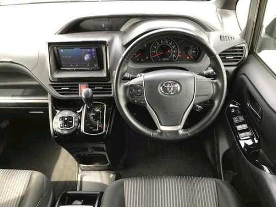 Toyota Voxy Black Si grade 2018 image 9