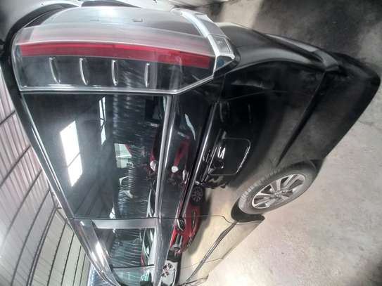 Toyota noah image 9