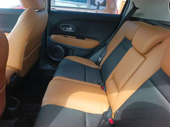 Honda vezel grey image 9