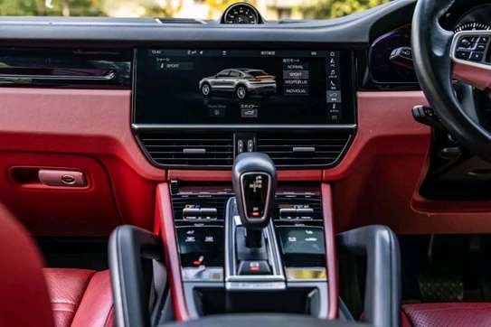 2020 Porsche Cayenne coupe image 6
