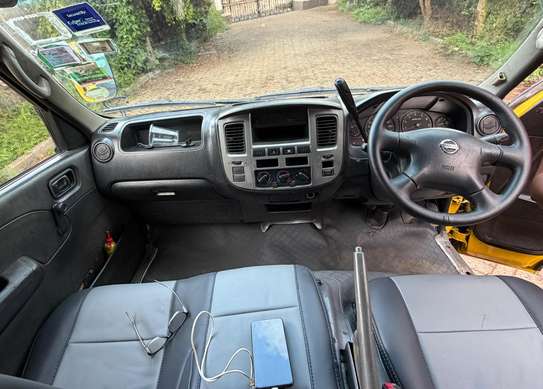 Nissan caravan for sale image 4