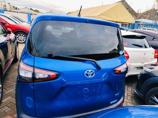 Toyota Sienta 2017 hybrid blue 2018 2wd image 3
