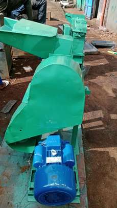 Charcoal briquettes machine image 2