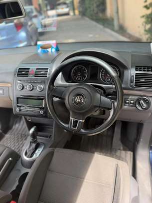 Volkwagen touran image 3