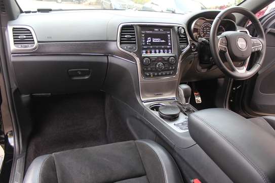 Jeep Grand Cherokee Black Leather Sunroof 2019 75,000 Kms image 2