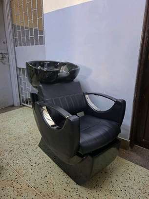 Salon sink image 2