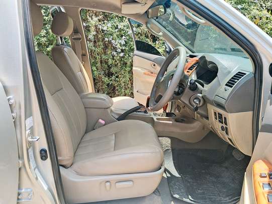 TOYOTA HILUX DOUBLE CAB AUTOMATIC 2013 MODEL image 7