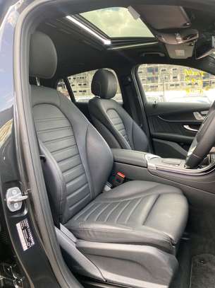 2019 Mercedes Benz GLC300 image 10