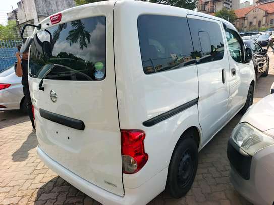 Nissan Nv200 image 4