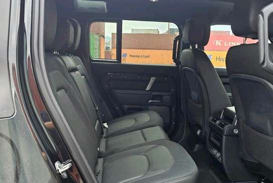 Land Rover Defender 110 2024 image 8