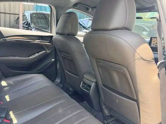 Mazda Atenga petrol image 8
