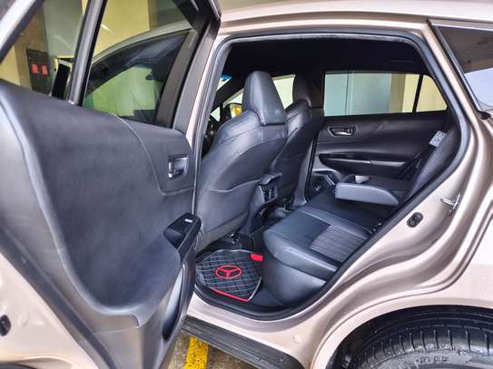 TOYOTA HARRIER 2019 2500CC PETROL HYBRID Z 94,000 KMS image 4