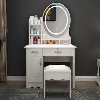 Dresser; Exquisite Decorative Details Dressing Table image 3