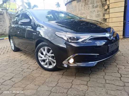 Toyota Auris black color fully loaded 2017 model image 3