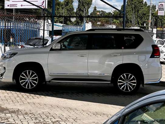 Toyota Land Cruiser Prado TZG image 3