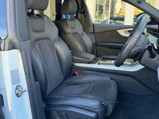 AUDI Q8 QUATTRO S LINE 2019 WHITE image 4