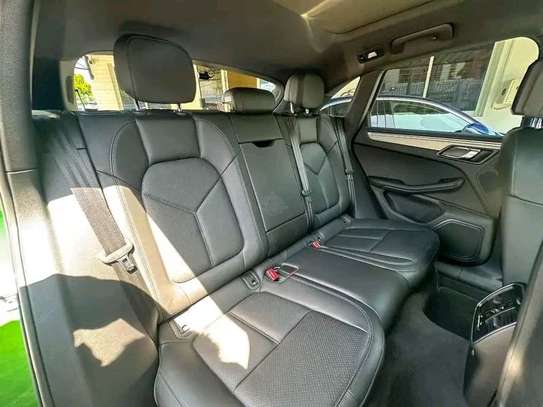Porsche Macan s 2019 Green image 4