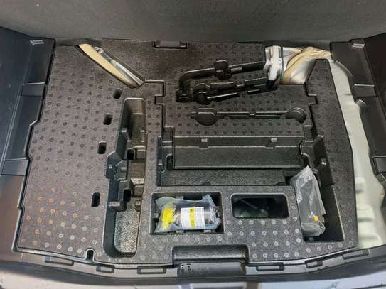 Nissan Note empower image 9