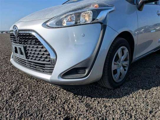 Toyota sienta 2022 model normal image 4