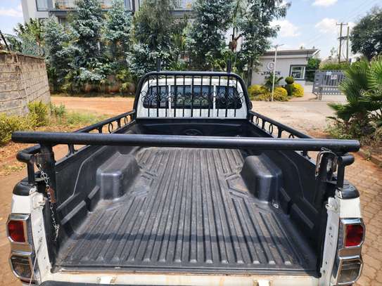 TOYOTA HILUX SINGLE CAB MANUAL.. image 6