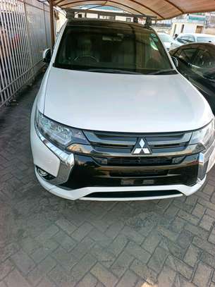 Mitsubishi outlander hybrid sunroof image 7