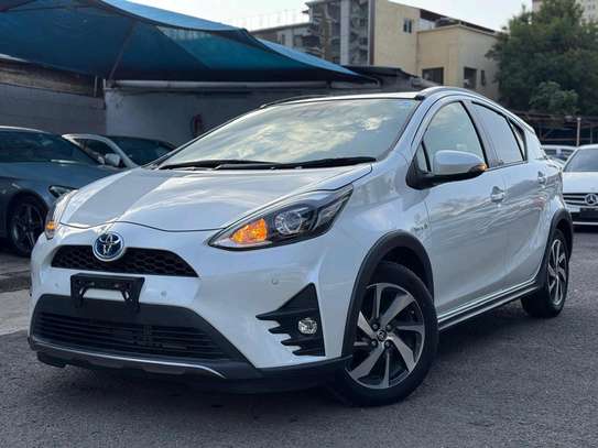 Toyota Aqua White color fully loaded 2019 model. image 9