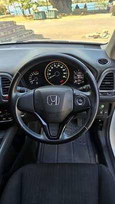 HONDA VEZEL NORMAL 2015MODEL image 9