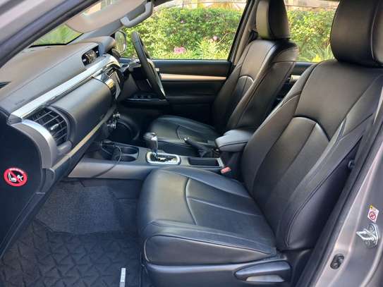 2019 Toyota Hilux double cab Offer image 6