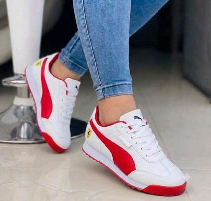 Ladies sneakers image 2