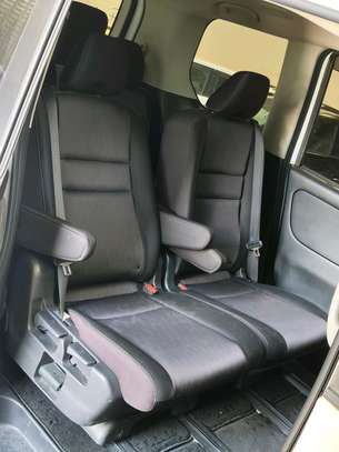 NISSAN SERENA E_POWER image 7