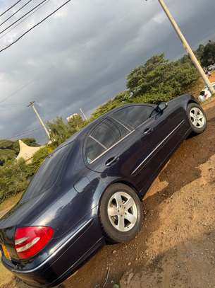 Merecedes Benz E320 image 5