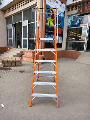 6 Steps Fibreglass Podium Ladder image 3