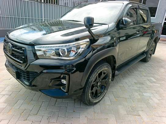 Toyota hilux double black image 9